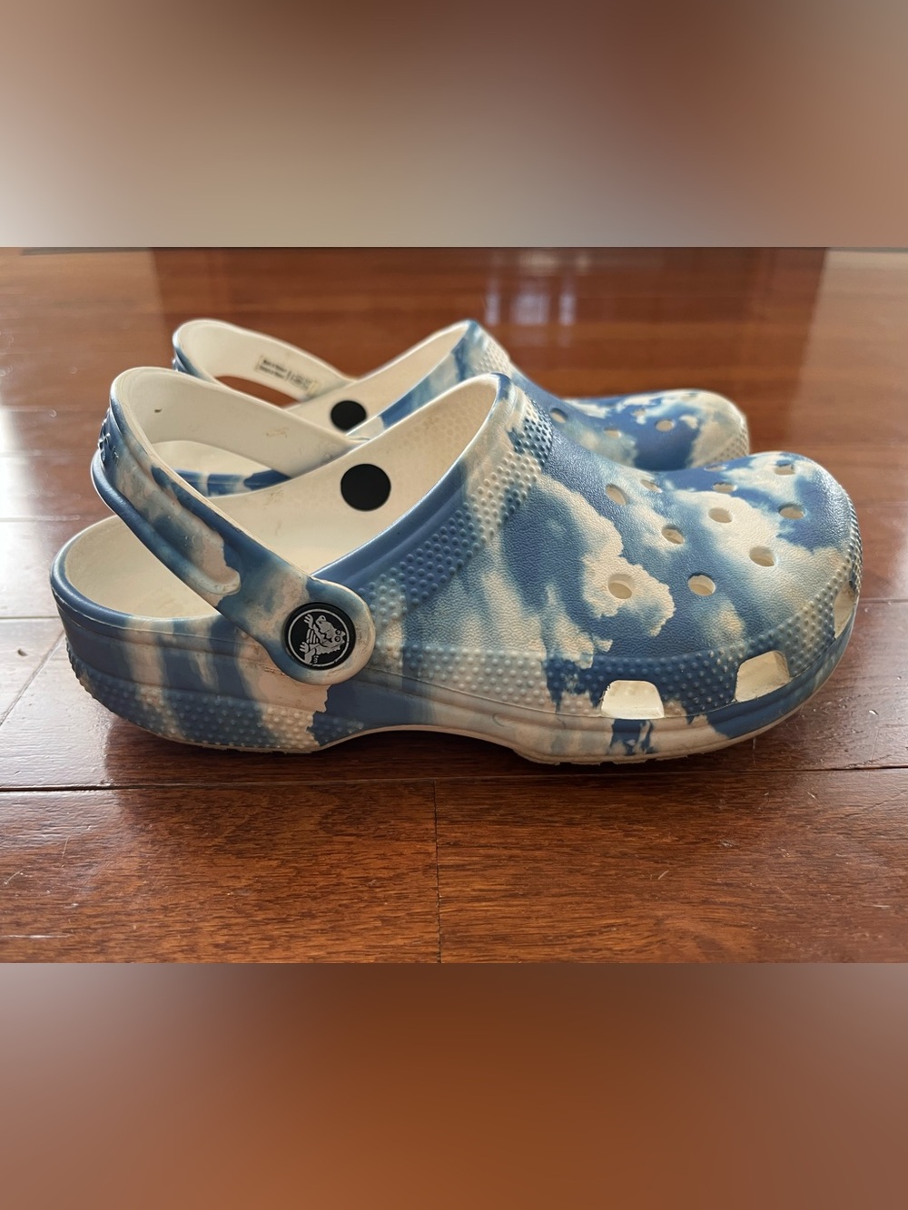 Women’s Crocs Size 2-4, Blue and White Cloud Design